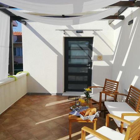Holiday Home Velebit Нин Экстерьер фото
