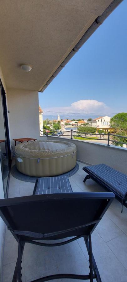 Holiday Home Velebit Нин Экстерьер фото
