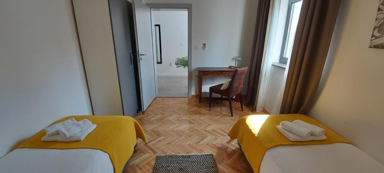 Holiday Home Velebit Нин Экстерьер фото