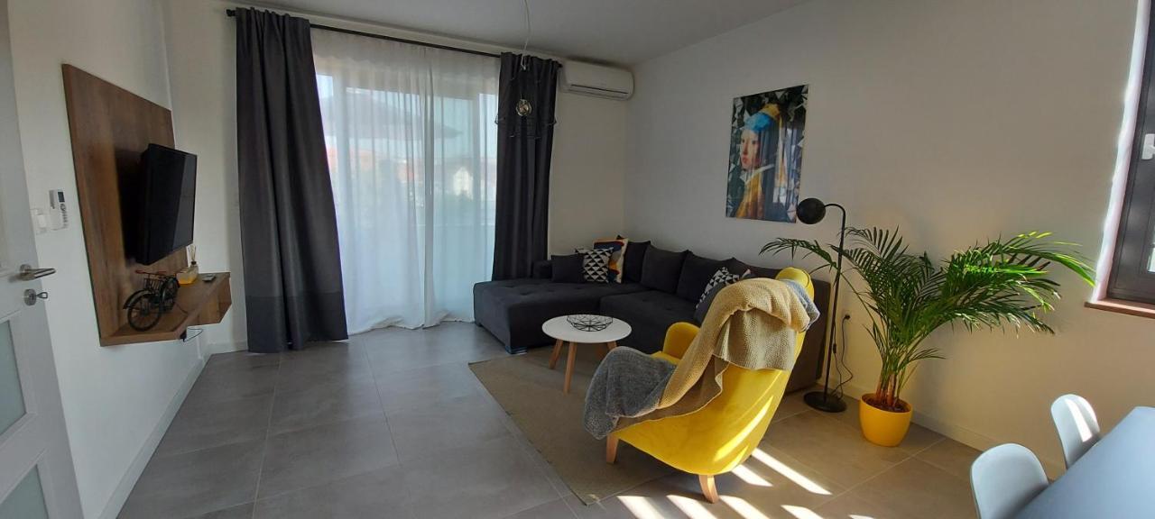 Holiday Home Velebit Нин Экстерьер фото