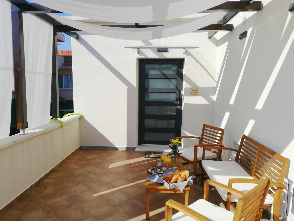 Holiday Home Velebit Нин Экстерьер фото