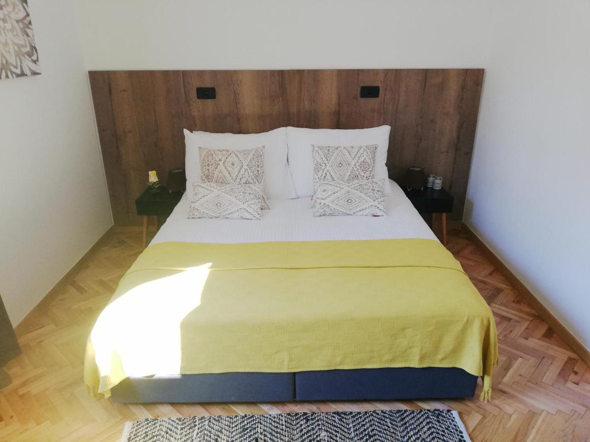 Holiday Home Velebit Нин Экстерьер фото