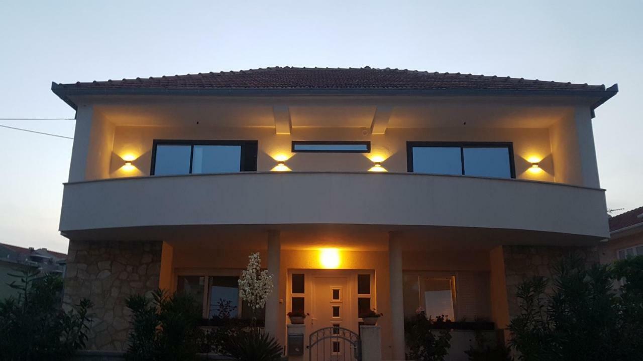 Holiday Home Velebit Нин Экстерьер фото