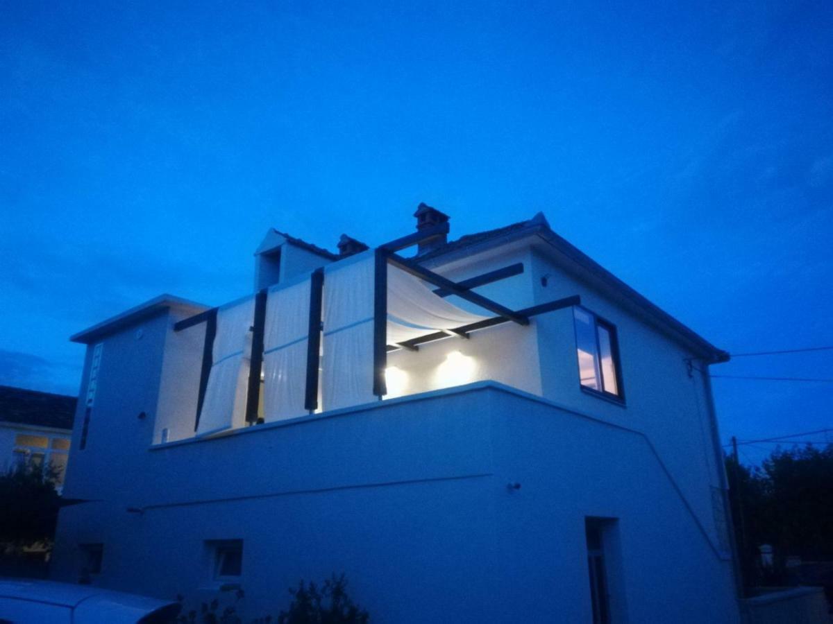 Holiday Home Velebit Нин Экстерьер фото