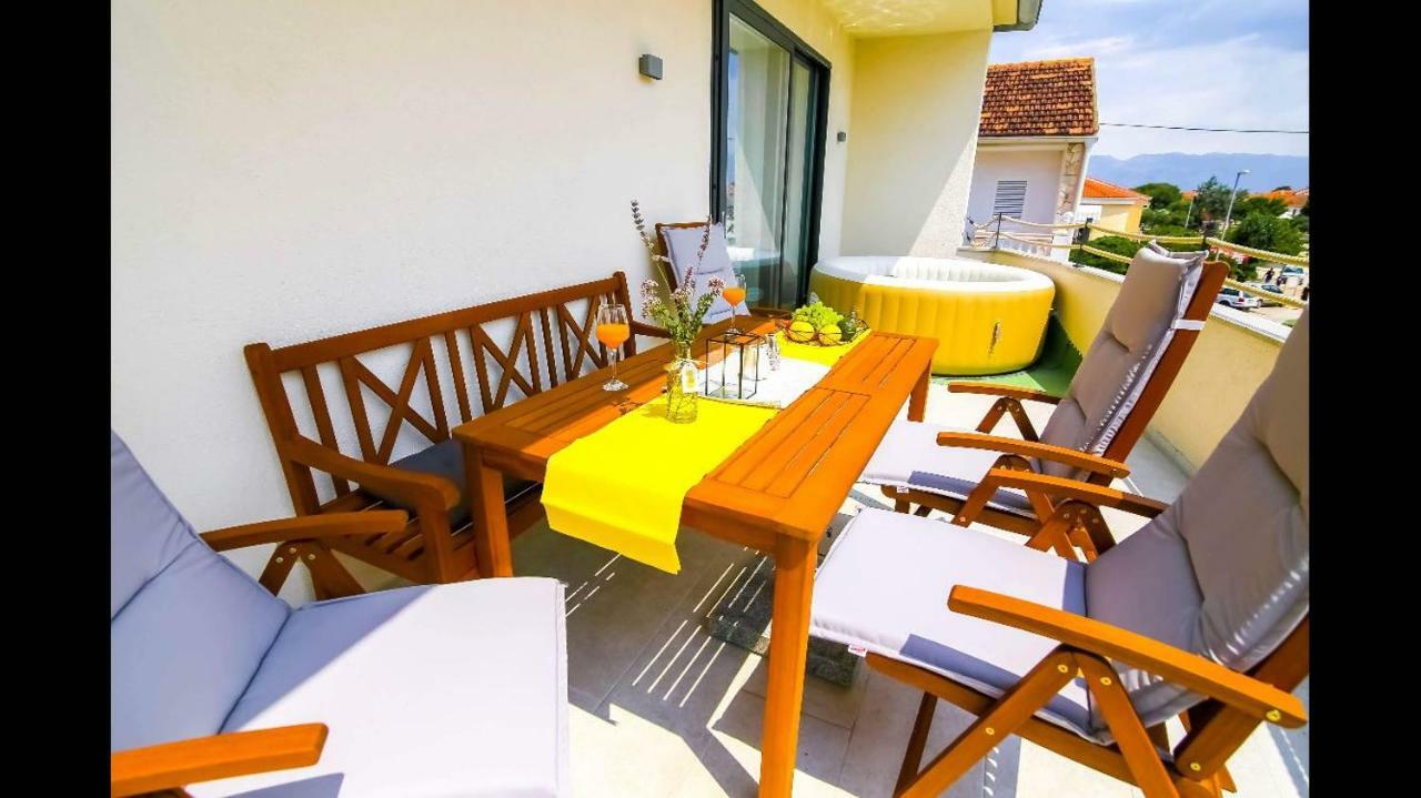 Holiday Home Velebit Нин Экстерьер фото
