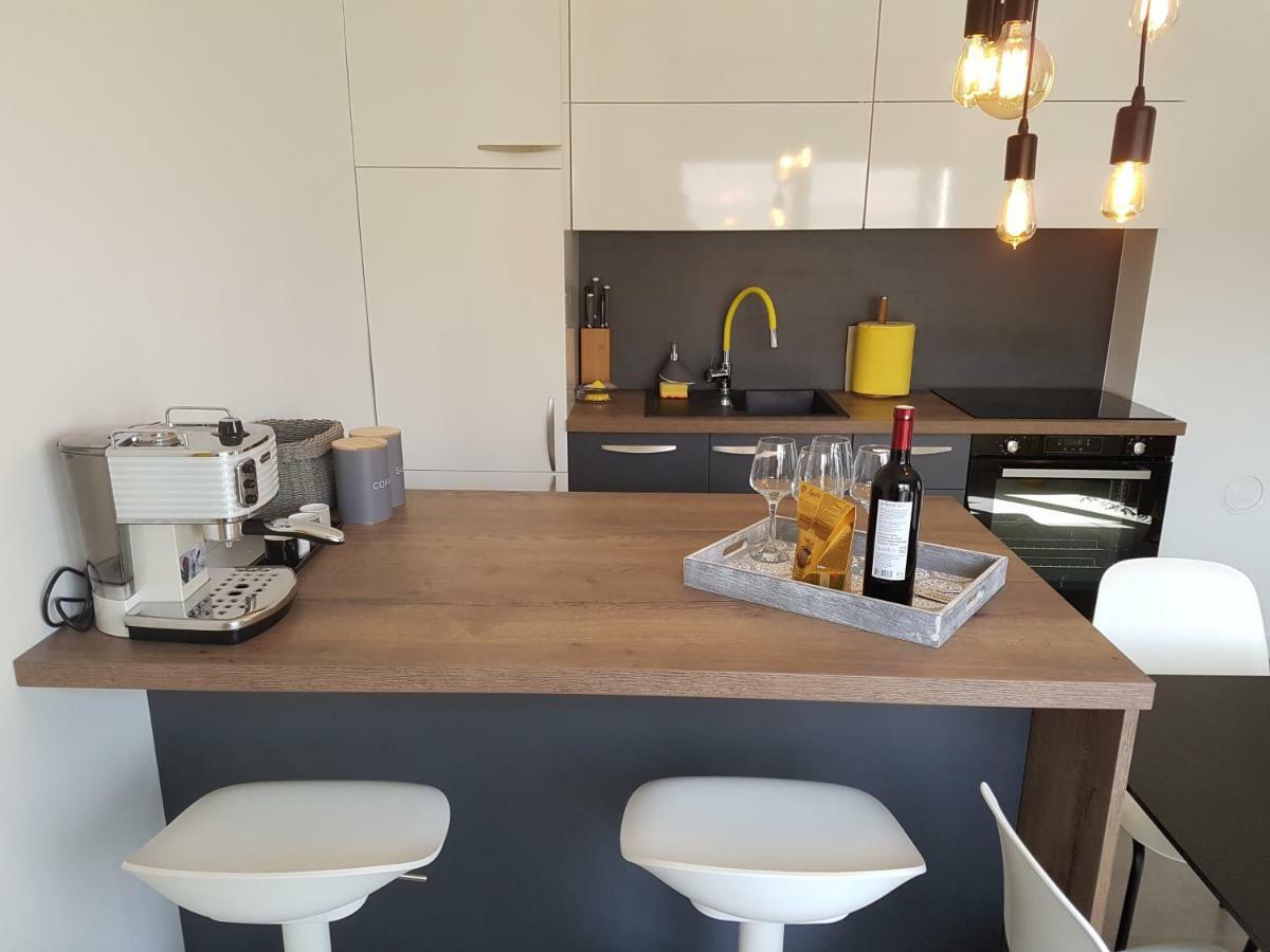 Holiday Home Velebit Нин Экстерьер фото